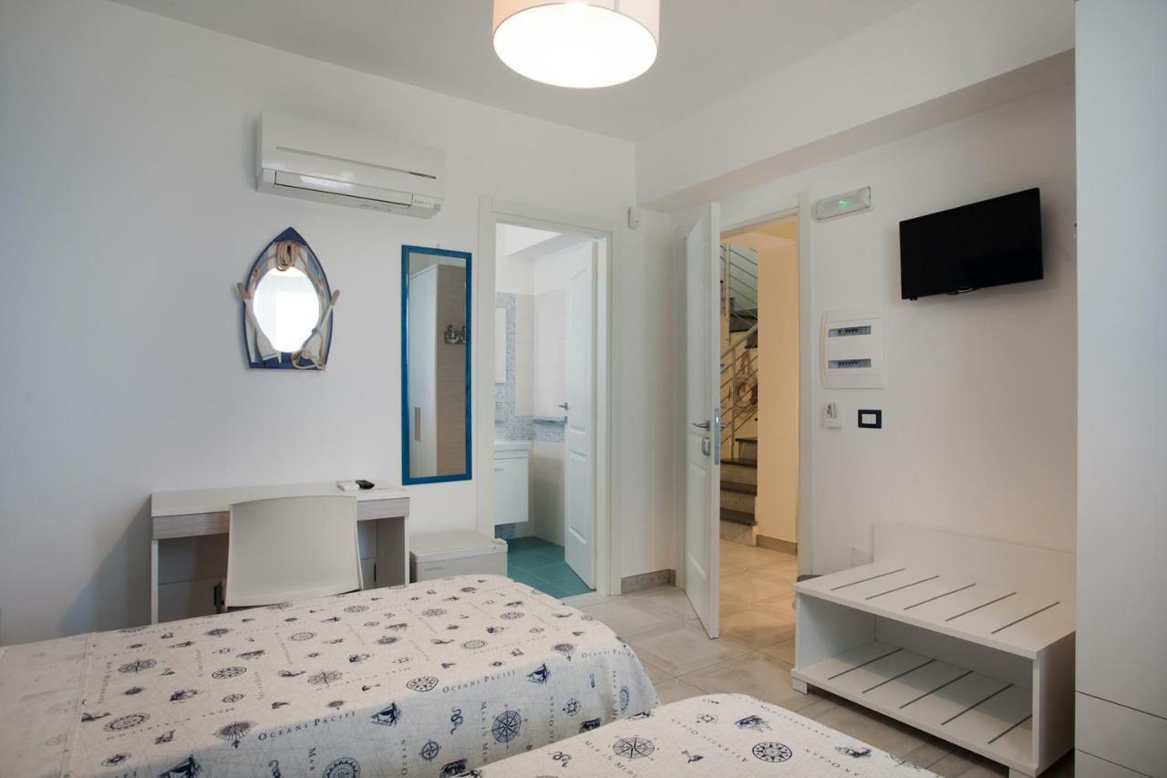 B&B A Due Passi Dal Mare Catona Di Reggio Calabria Ngoại thất bức ảnh